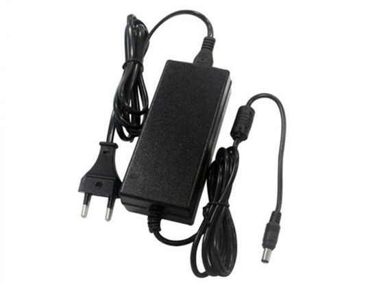 12VDC/3A dugasztáp fali